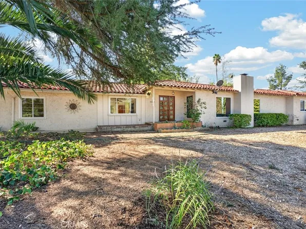 306 La Colina Dr, Redlands, CA 92374