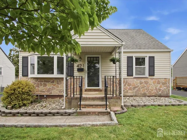 421 1st St, Middlesex, NJ 08846