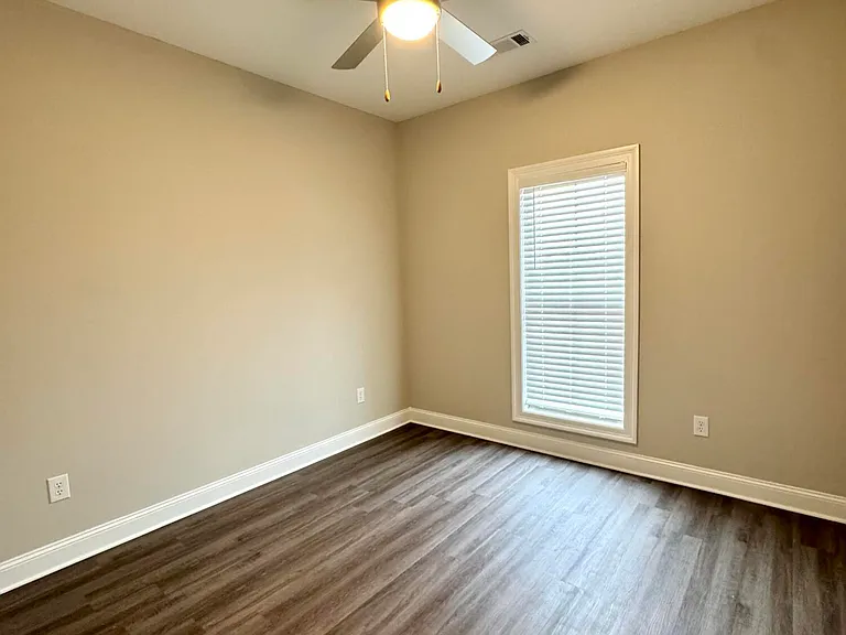 706 Kathleen Way — Photo 12
