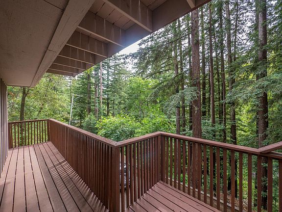 4th image of 27 Woodwardia Ave