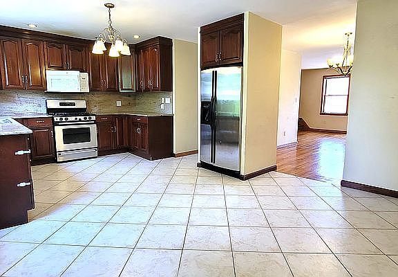 4th image of 170-18 Lithonia Ave #2H