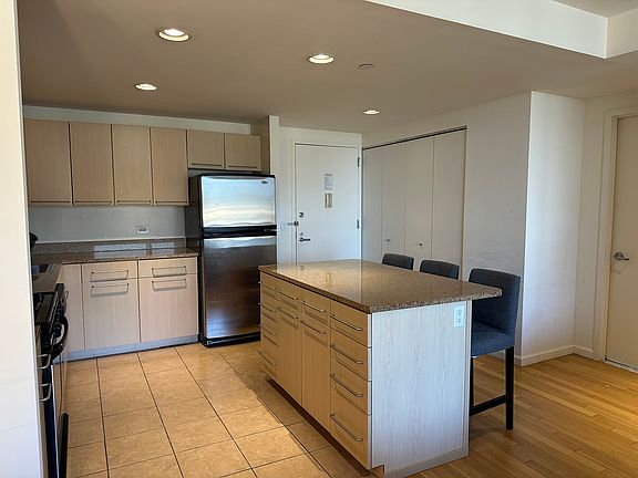 5th image of 400 Cathedral Pkwy #1700