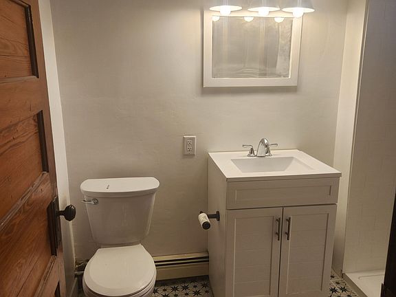 4th image of 15 7th St Unit 2