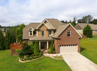 106 Pavillion Dr, Oak Ridge, TN 37830