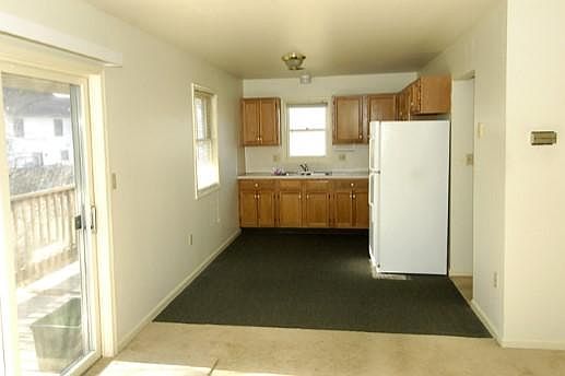 Kitchen (*Picture is of similar unit)
