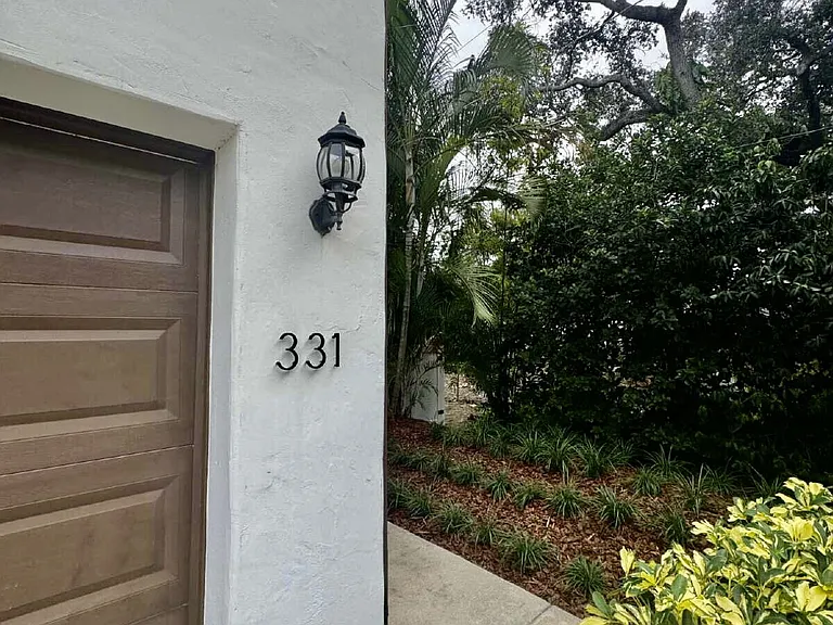 331 N Trask St — Photo 22
