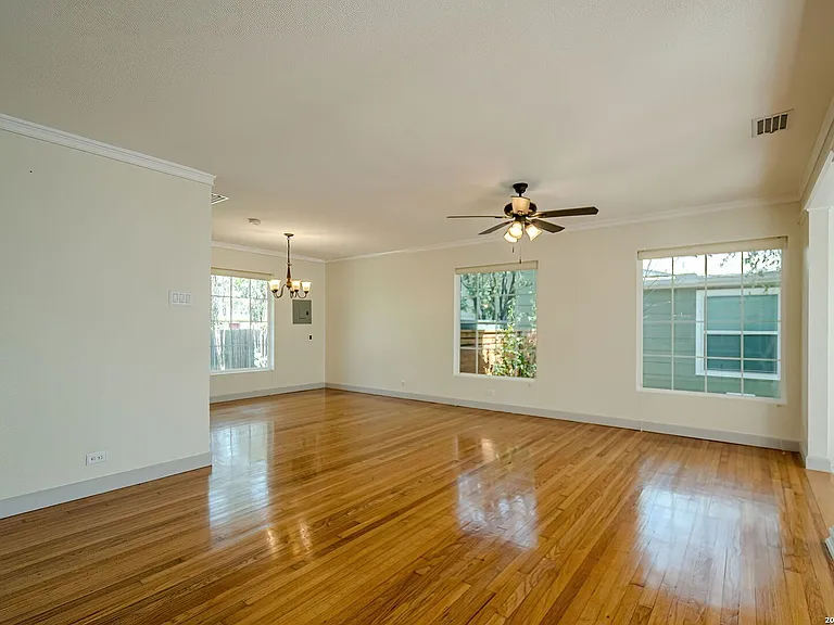 227 Devonshire Dr — Photo 7