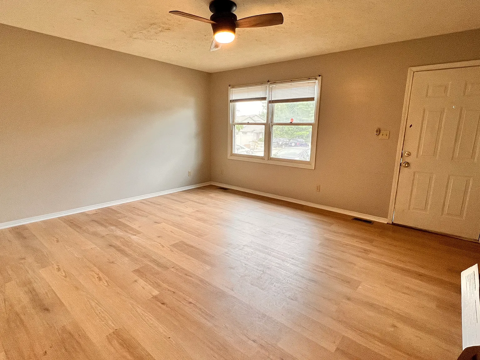 1383 W Allen St — Photo 3