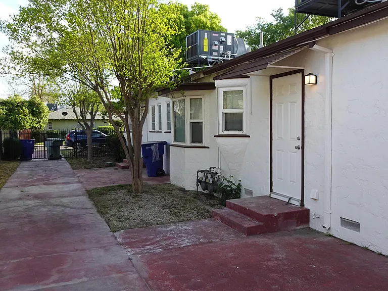 516 W Hedges Ave — Photo 17