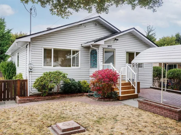 3092 Albany St, Victoria, BC V9A 1R5