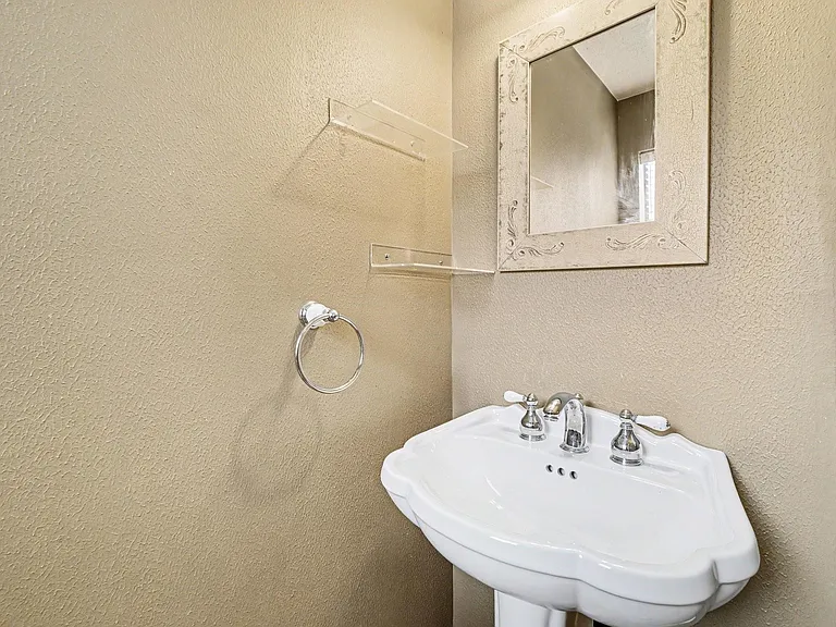 14707 Treborway Dr — Photo 18