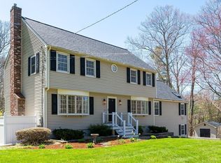 135 Norris Rd, Tyngsboro, MA 01879
