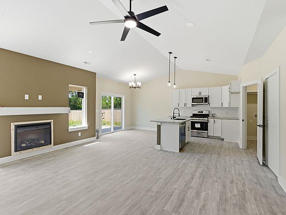 4th image of 595 S Arbor Valley Way
