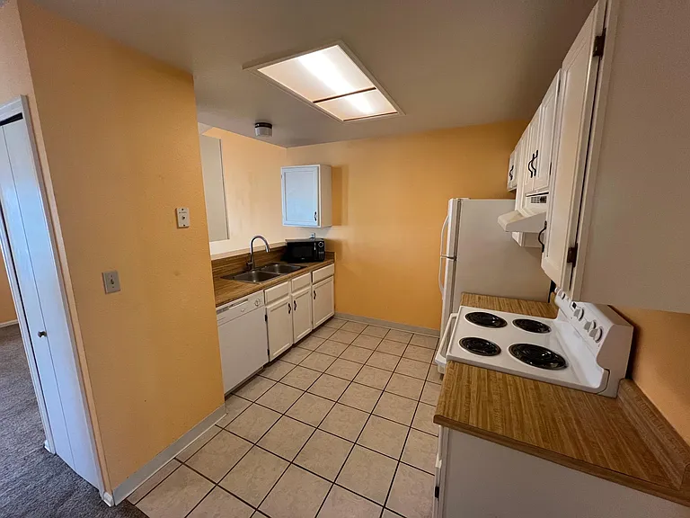 886 London Green Way — Photo 7