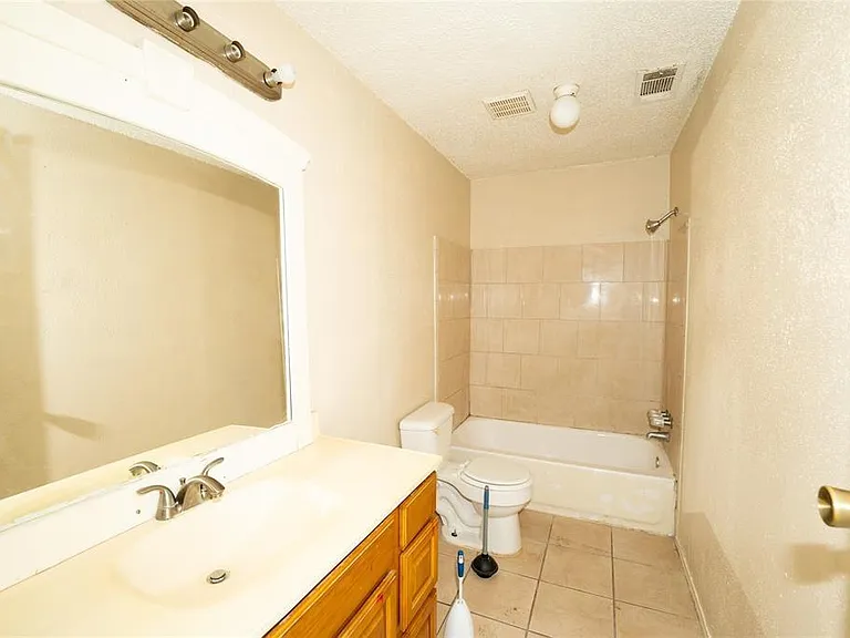 1539 Stevenage Ln — Photo 9