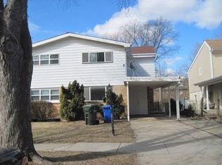 9402 Meadow Ln, Des Plaines, IL 60016