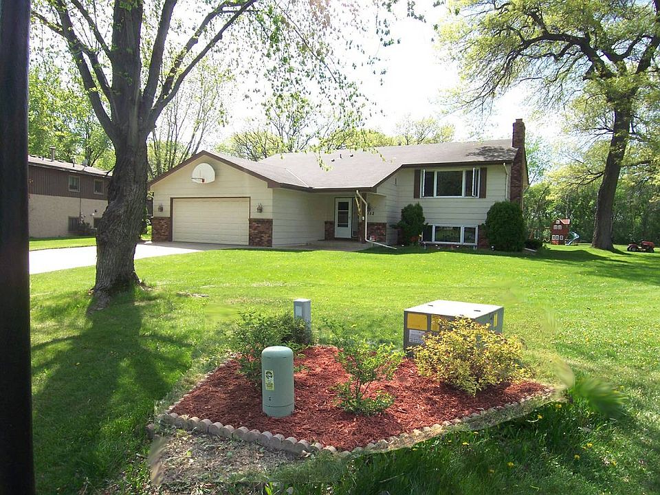 9152 Van Buren St NE - Front