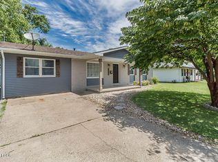 1402 W Chestnut St, Marion, IL 62959