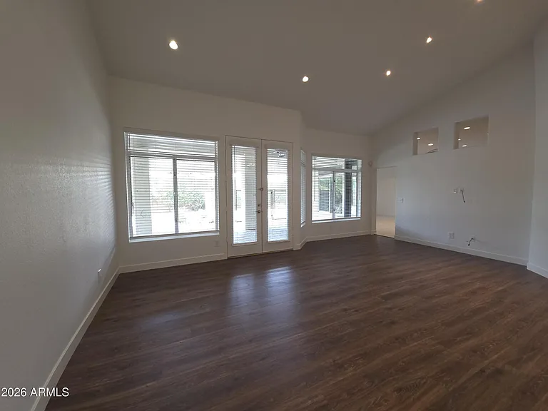 15026 N 54th Pl — Photo 6