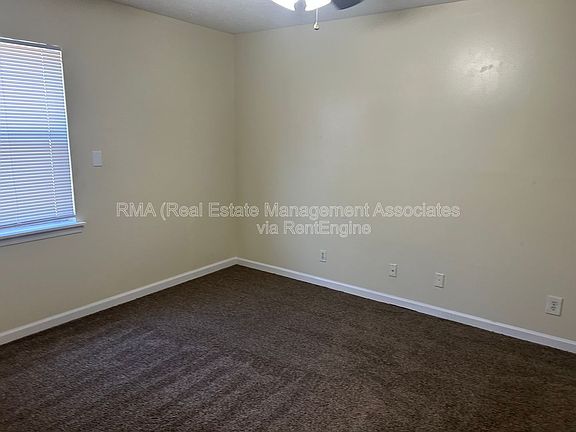 5th image of 105 Westwind Ct