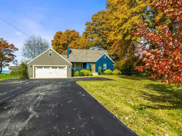 4244 E South Shore Dr, Erie, PA 16511