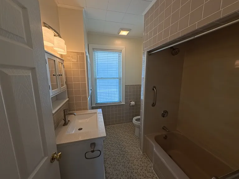 29 Watts St #2 — Photo 3