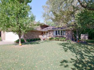 200 Poston Rd, Willow Springs, IL 60480