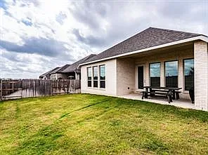 114 Chinaberry Bnd — Photo 11