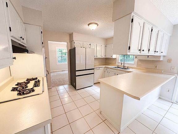 2nd image of 2509 Oakwood Dr