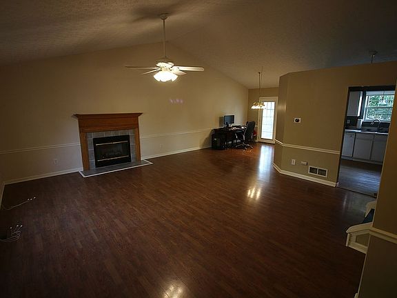 3rd image of 1480 Mill Park Dr