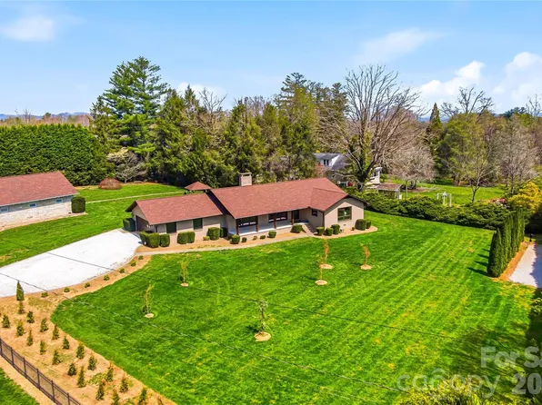 910 Rutledge Anx, Hendersonville, NC 28739