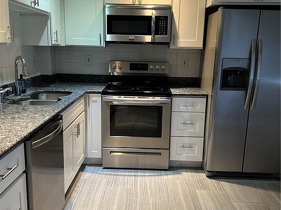 2nd image of 5 Rockledge Dr