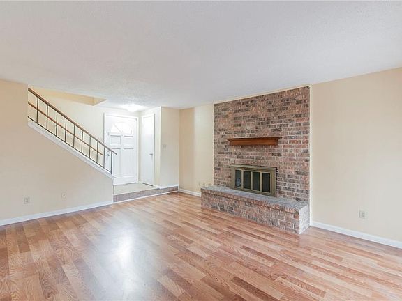 3rd image of 413 San Mateo Dr