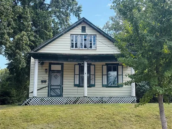 708 E Washington St, Belleville, IL 62220