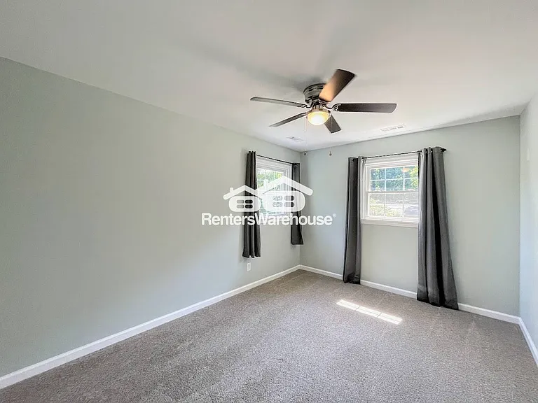 190 Devon Pl — Photo 32