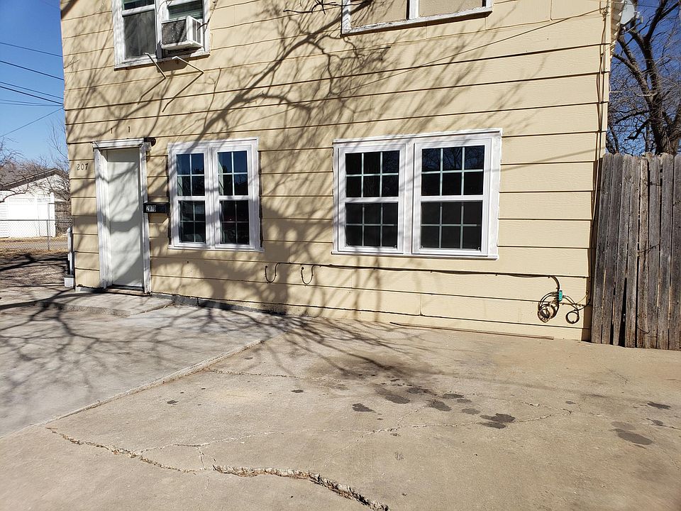 1st image of 207 21st St #D