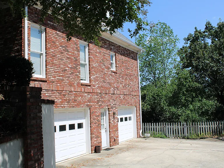 5050 Eagle Crest Rd — Photo 2