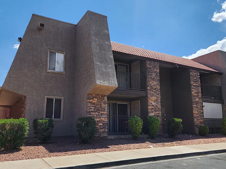 5281 River Glen Dr #228 — Photo 1