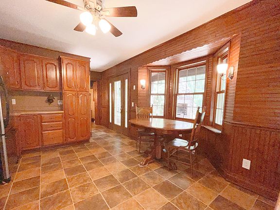3rd image of 1547 Oconomowoc Ave