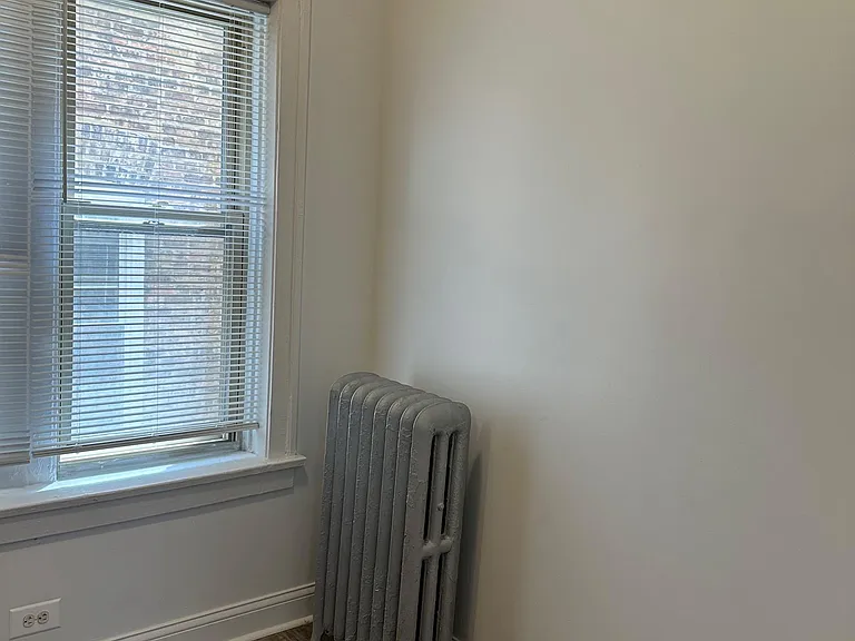 1637 W Estes Ave #2A — Photo 11