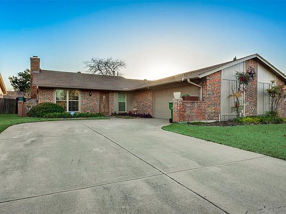 2nd image of 2301 Phoenix Dr