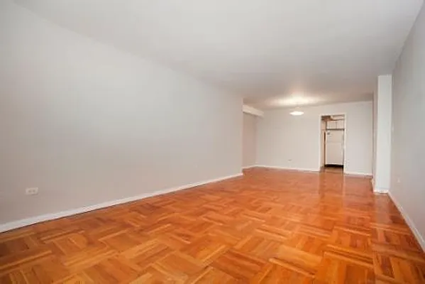 Sold by R New York | media 2