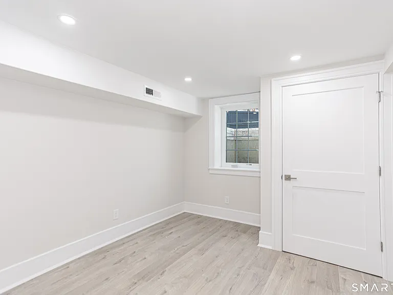 42 Poe Ct — Photo 11