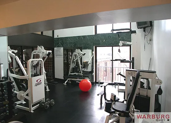 Sold by Warburg | media 6