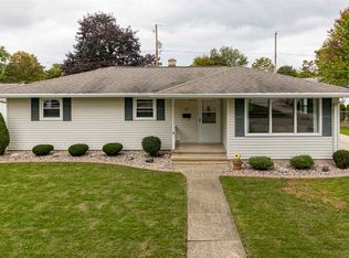 524 Richard St, Combined Locks, WI 54113