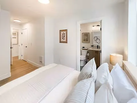 220 21st Ave E — Photo 15