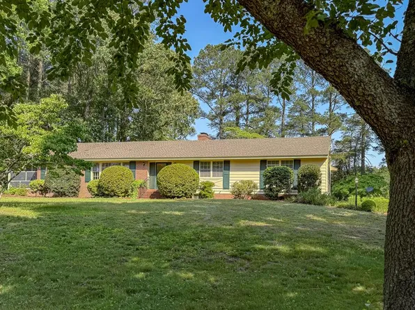 35197 Hillsborough Dr, Belle Haven, VA 23306