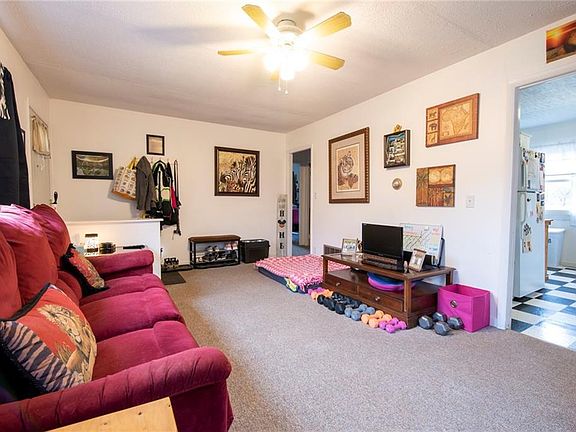 3rd image of 29 Seneca Manor Dr