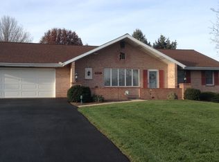13 Meadow Dr, Elizabethtown, PA 17022