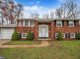 917 Howe St, Turnersville, NJ 08012